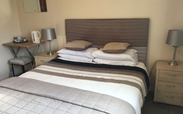 Ferrybridge Hotel