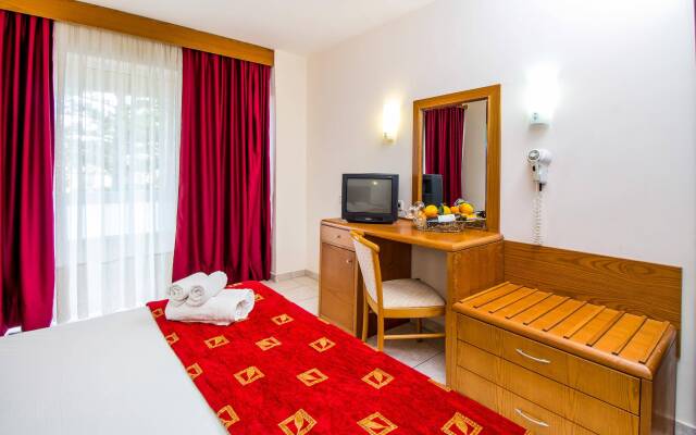 Отель Castellum Suites