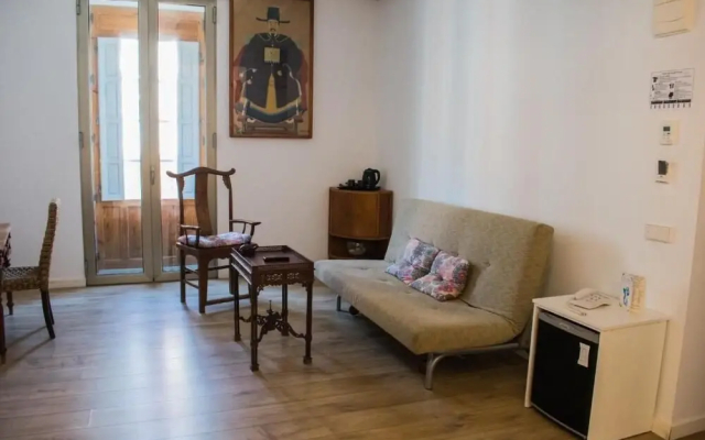 Hostal Les Monges Palace