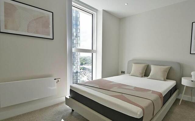 Top Floor 3-bed Penthouse in Manchester