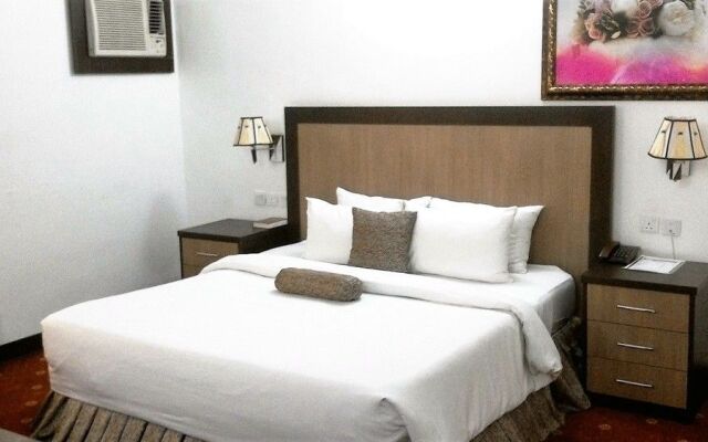 Immaculate Suites & Apartments