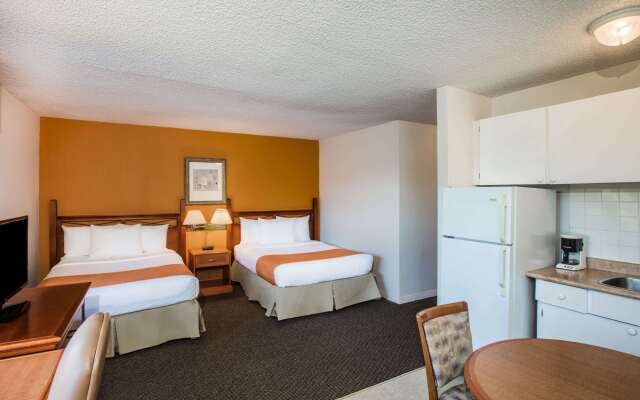 Howard Johnson Hotel by Wyndham Victoria