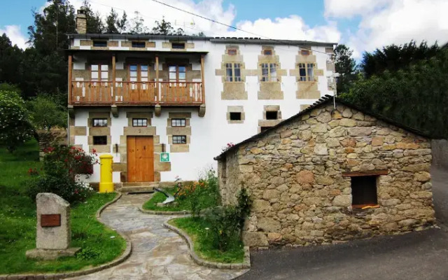Casa Os Carballás
