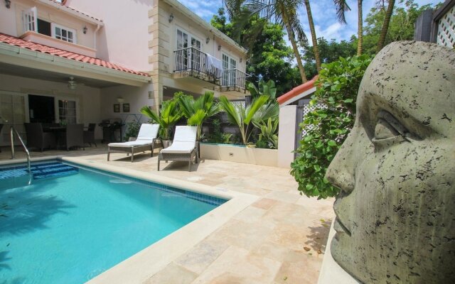 Relax Poolside At This Stylish Townhouse - Porters Gate 24 by BSL Rentals