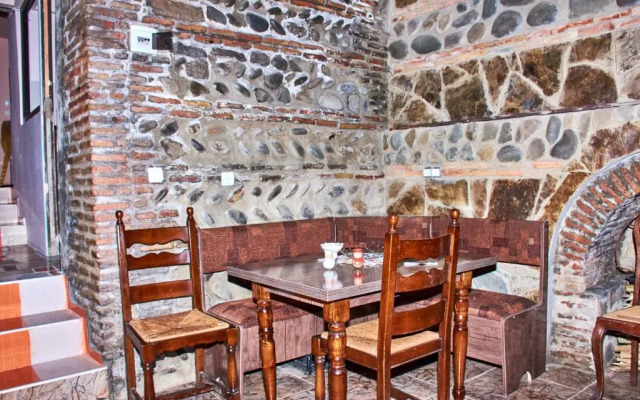 California Guest House