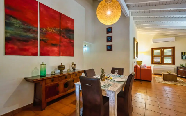 Secluded Villa With Pool3min to Beachfree Utilities