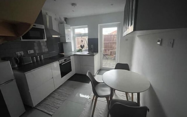 1bedhouse- London-sleeps 4- Close to Attractions