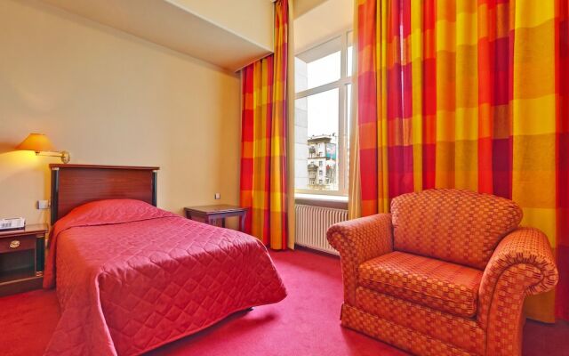 Warsaw Hotel
