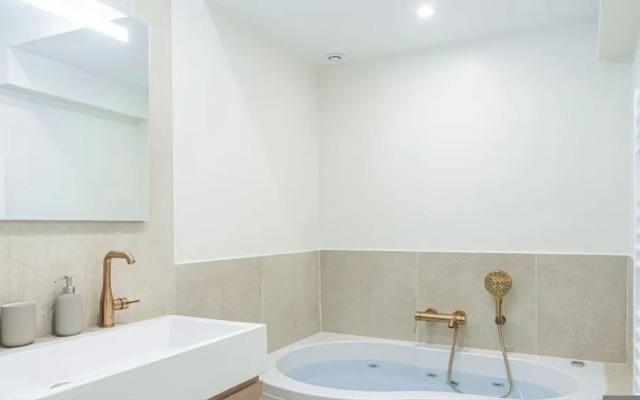 Lavie Maison A C Jacuzzi