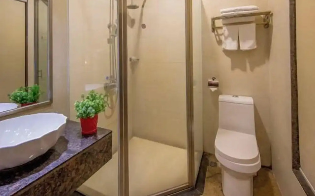 Huangguang Holiday Hotel