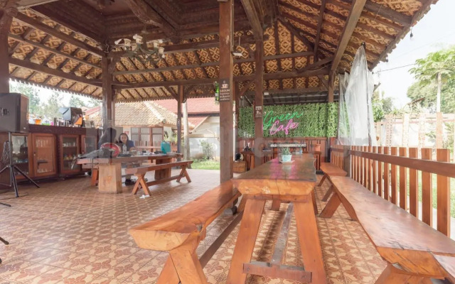 OYO 211 Seruni Residence