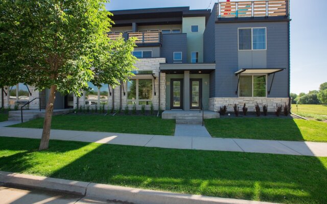 Swanky Townhome near Old Town, Breweries & River!