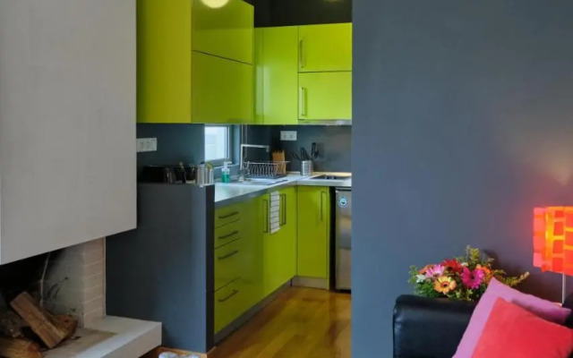 Homz AH03 Penthouse Studio Hilton Area