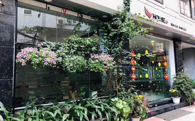 V House 6 Serviced Apartment
