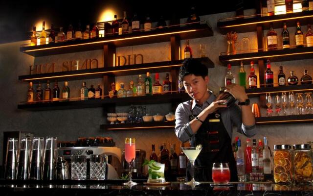 Cosmos Hotel Huashan Town