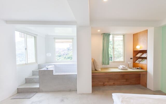 OwlStay Jiufen Green Ray