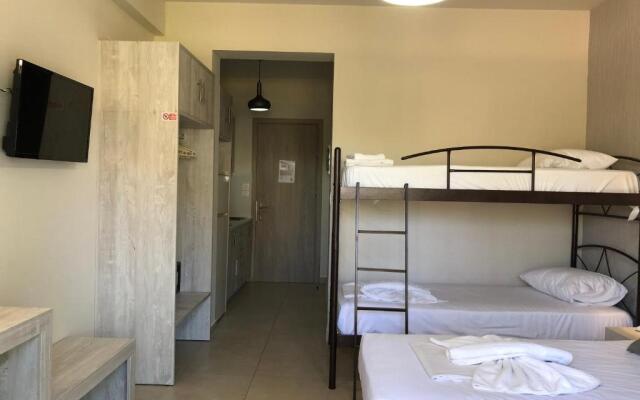 Paradise Apartments & Suites