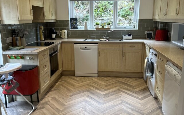 Impeccable 4-bed House in Bournemouth
