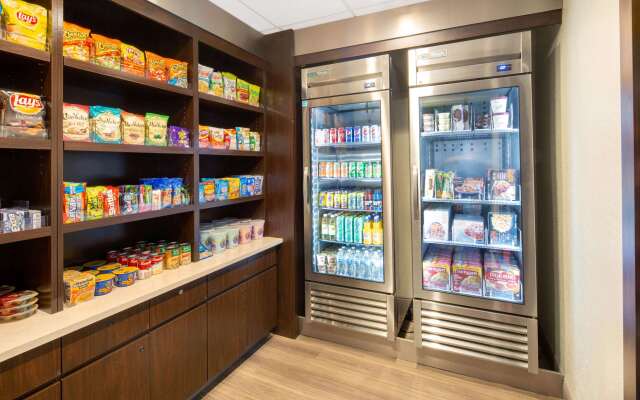 La Quinta Inn & Suites by Wyndham Miami Airport West