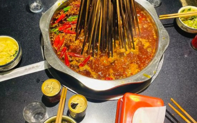 Love You Hotel (Chongqing Huangnibang Metro Station)