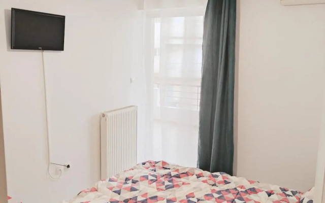 Summer Breeze Apartment in Kalamata