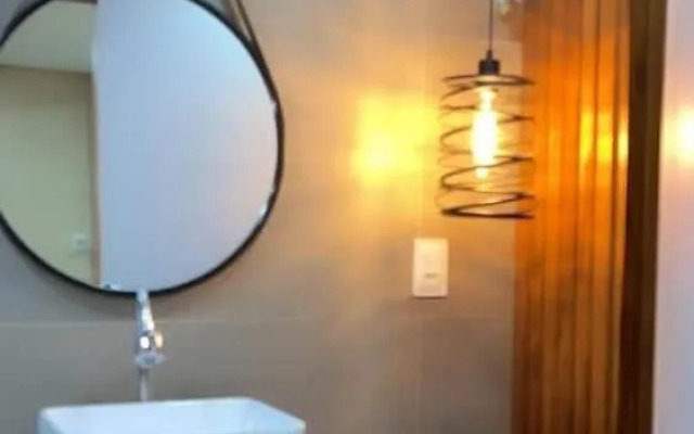 Quarto Com Vista Para O Mar Em Flat Compartilhado