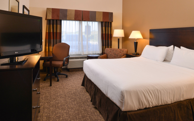 Holiday Inn Express & Suites Wheeling by IHG