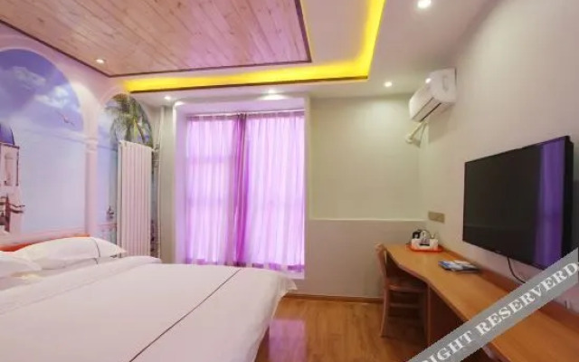 Super 8 Hotel (Weifang University North Gate)