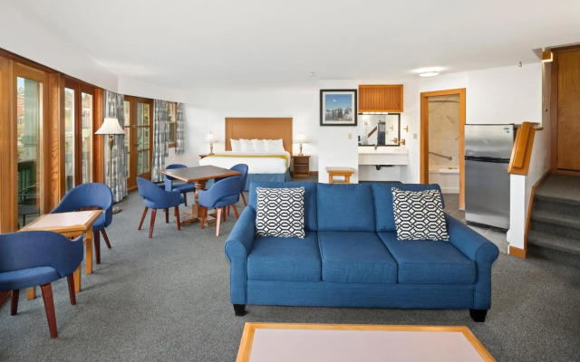Canadian Princess Lodge & Marina