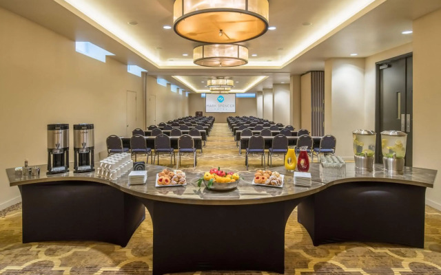Mark Spencer Hotel