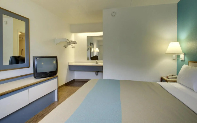 Motel 6 Cedar Rapids, IA