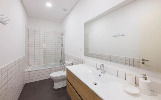 Linden Tree House A and B