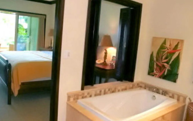 Waipouli Beach Resort D102 by RedAwning