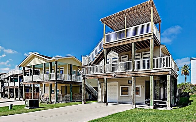 New Listing! Coastal Haven W/ Observation Deck 3 Bedroom Home