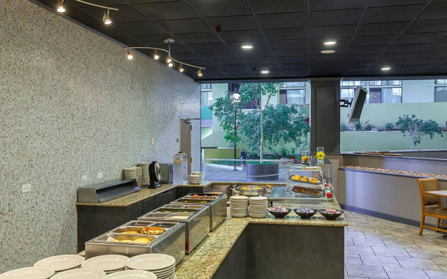 Clarion Hotel Desoto