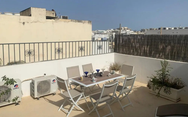Villa Swieqi with shared rooms 6
