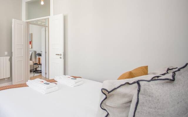 Liiiving in Porto - Art Design Apartment
