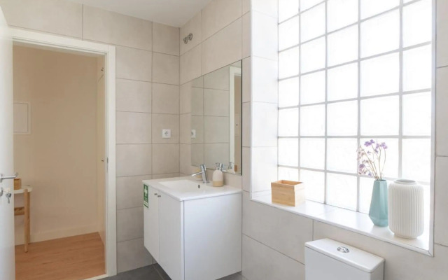 Monsanto Hill House - NO. 565 R/C D