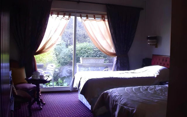 Balmoral Lodge Hotel