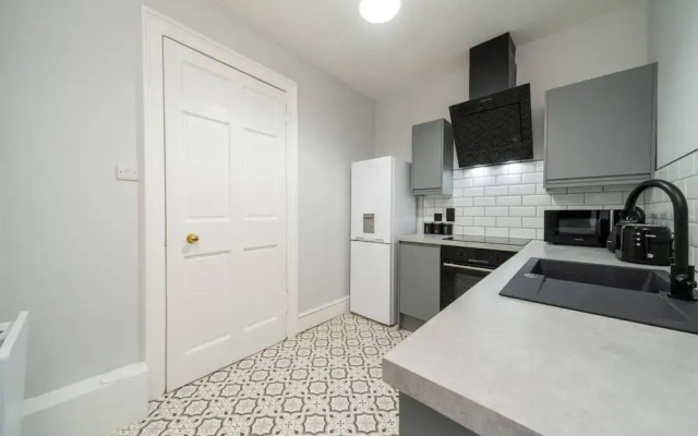 Lochside Apartment B