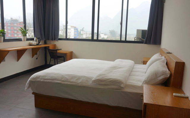 Yangshuo Wada Hostel by Yulong River