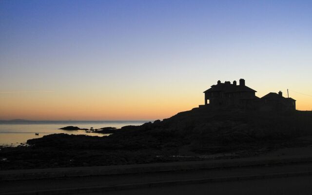 Min Y Mor Trearddur Bay
