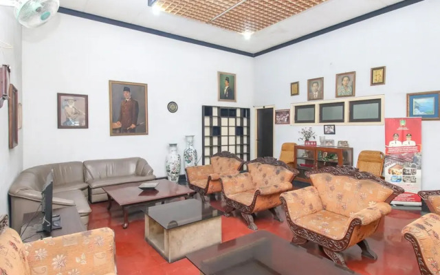 Airy Stasiun Balapan Monginsidi 106 Solo