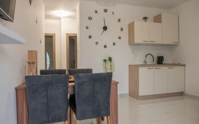 Marin - 200m to the sea - A1