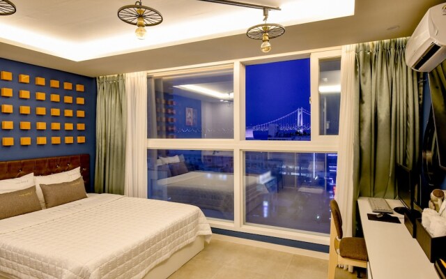 The SWEET Hotel