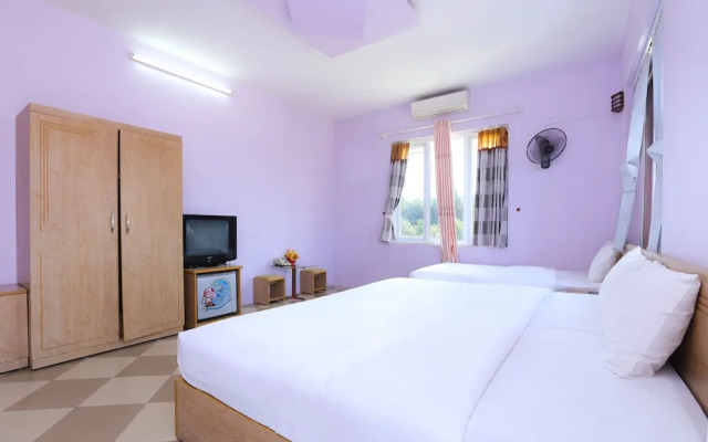 OYO 593 Bach Duong Hotel