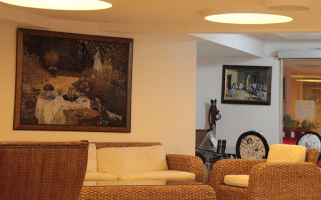 Nicholas Park Hotel