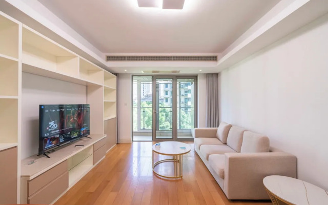 Tyms Stylish 1BR 1BA Apt Xujiahui Center