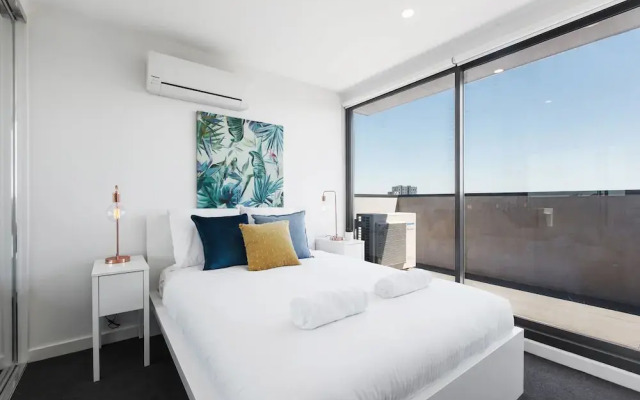Spacious Urban Oasis in Central Location