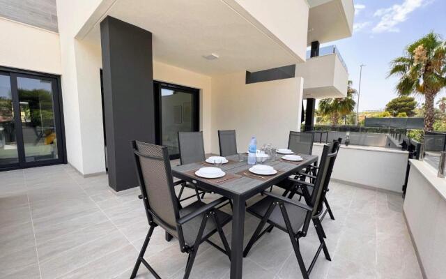 Modern Two Bedroom Ground Floor Apartment Duly7
